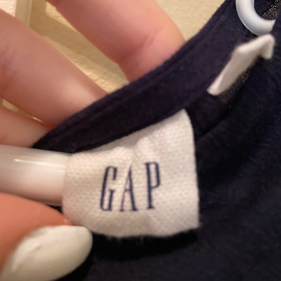 navy gap shirt with criss cross WORN ONCE - Picture 4 of 5